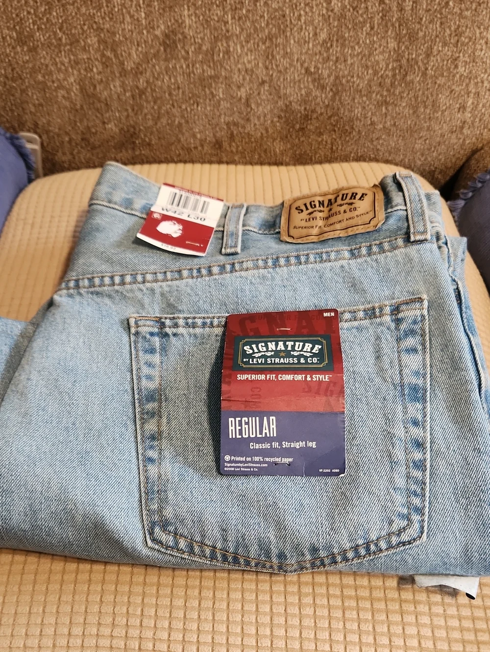 NEW Signature by Levi Strauss Light Blue Straight Leg Jeans W42X30